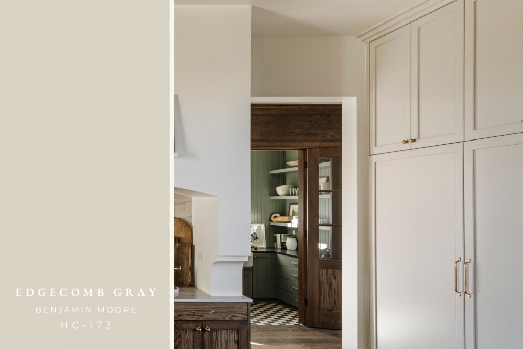 English Country by Modern Nest | English Country Paint Colors | Edgecomb Gray by Benjamin Moore | Benjamin Moore Paint | Neutral Kitchen Cabinet Color | Kitchen Cabinet Color | Scottsdale, Arizona Home Build | Market by Modern Nest | Modern Nest | Paradise Valley, AZ | Design, Build, Furnish